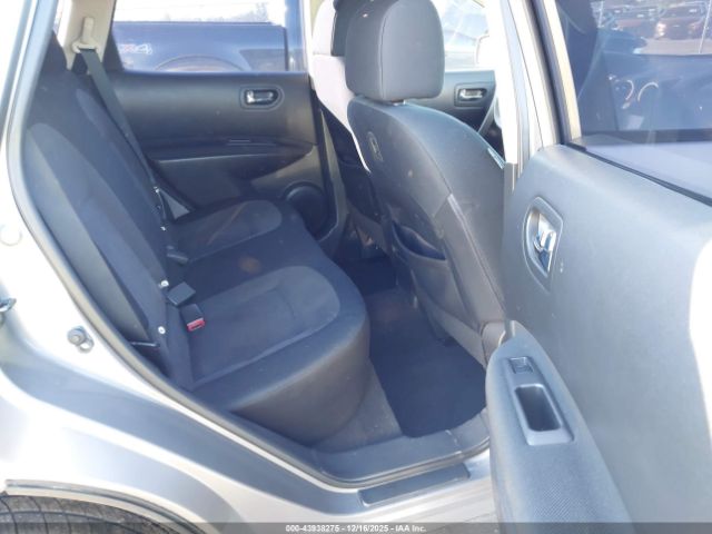 Nissan Rogue S Image 5