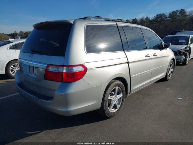 Honda Odyssey Touring Image 3