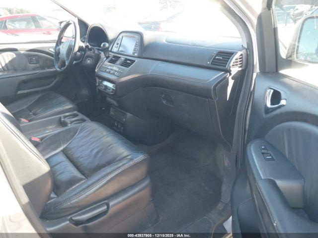 Honda Odyssey Touring Image 4