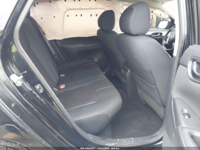 Nissan Sentra S Image 2