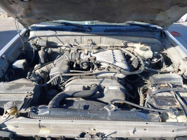 Toyota 4Runner Sr5 V6 Image 14