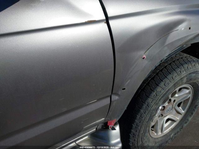 Toyota 4Runner Sr5 V6 Image 13