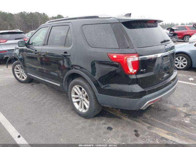 Ford Explorer Xlt Image 3