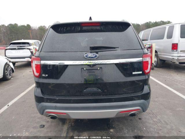 Ford Explorer Xlt Image 2