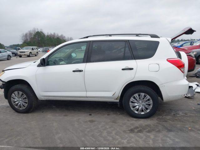 Toyota RAV4 Image 14
