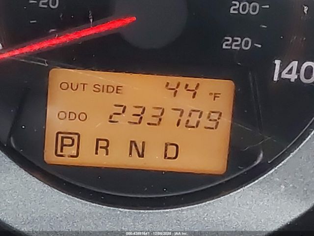 Toyota RAV4 Image 16