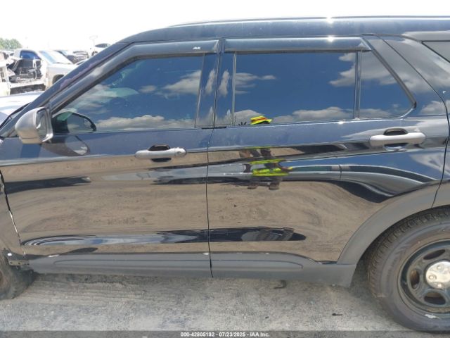 Ford Police Interceptor Image 14