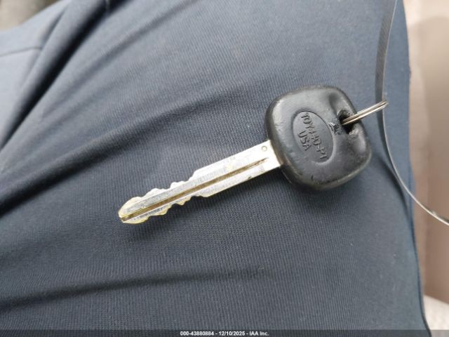 Toyota RAV4 Image 12