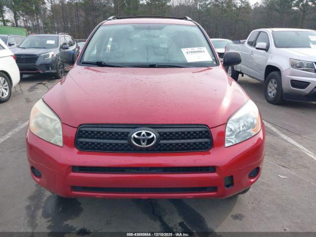 Toyota RAV4 Image 10