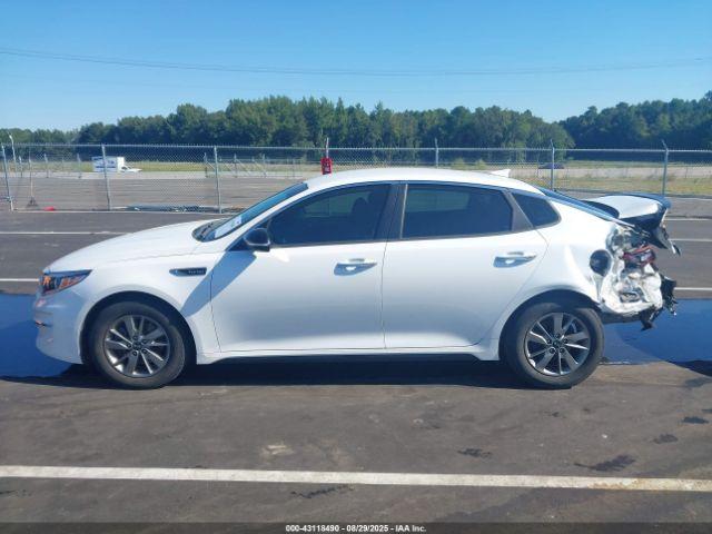 Kia Optima Lx Turbo Image 14