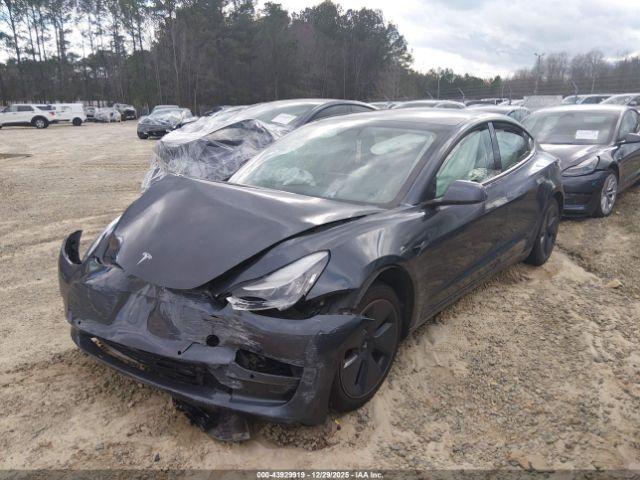 Tesla Model 3 Standard Range Plus Rear-wheel Drive Image 17