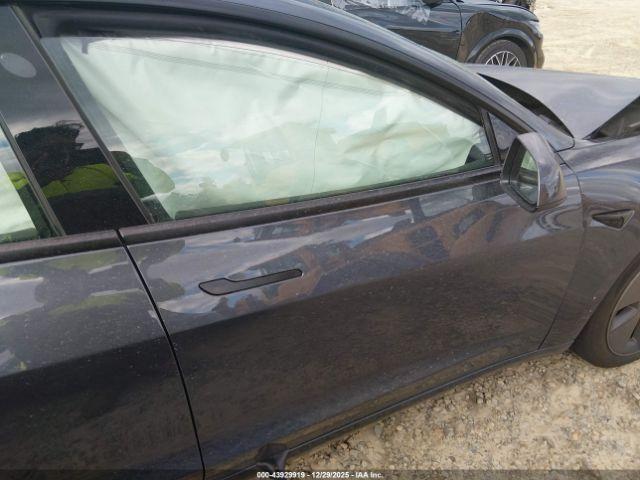 Tesla Model 3 Standard Range Plus Rear-wheel Drive Image 14