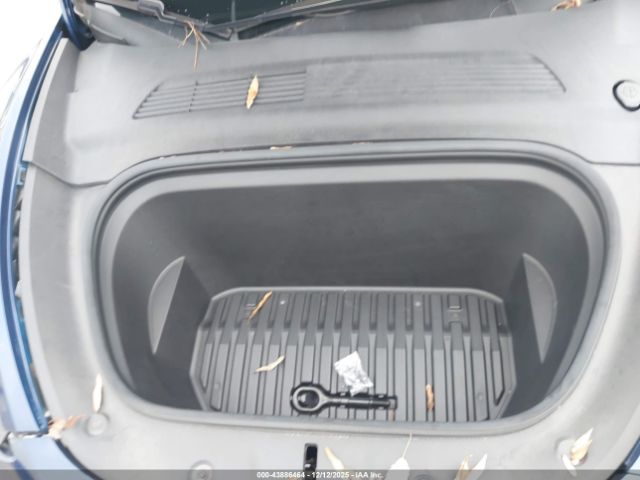 Tesla Model Y Long Range Dual Motor All-wheel Drive Image 4