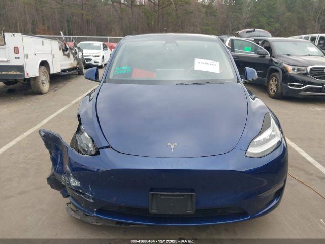 Tesla Model Y Long Range Dual Motor All-wheel Drive Image 8