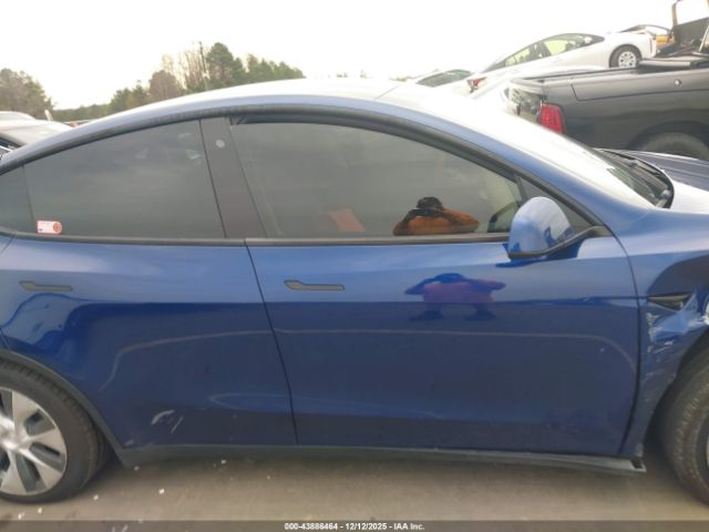 Tesla Model Y Long Range Dual Motor All-wheel Drive Image 18