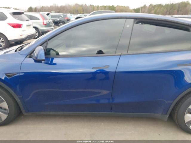 Tesla Model Y Long Range Dual Motor All-wheel Drive Image 15