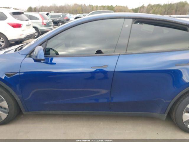 Tesla Model Y Long Range Dual Motor All-wheel Drive Image 15