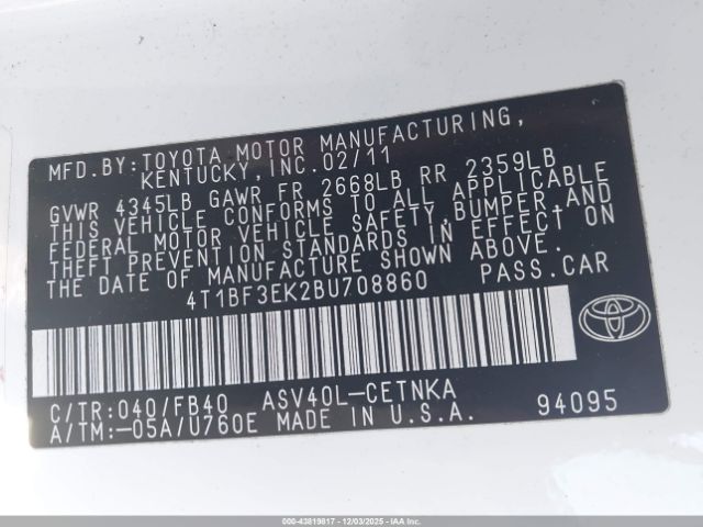 Toyota Camry Le Image 4