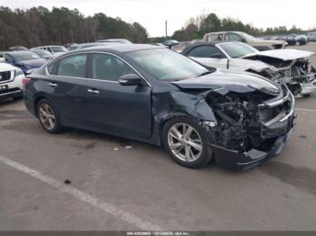 Salvage Nissan Altima