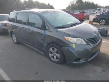  Salvage Toyota Sienna