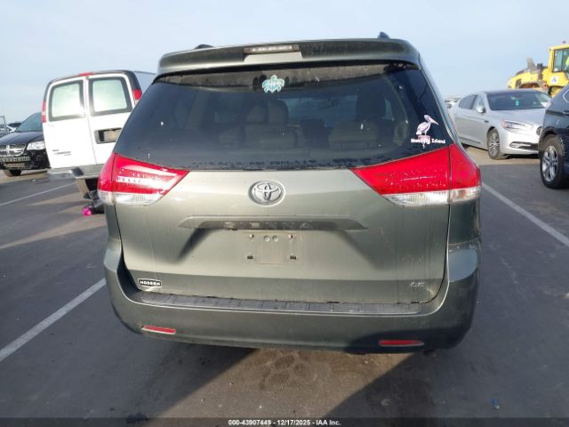 Toyota Sienna Le V6 Image 11