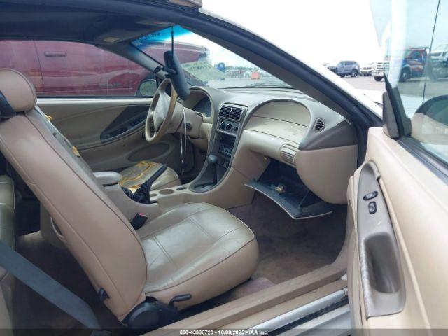 Ford Mustang Image 10