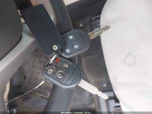 Ford Taurus Se Image 16