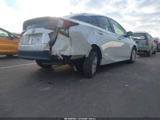 Toyota Prius Le Image 13