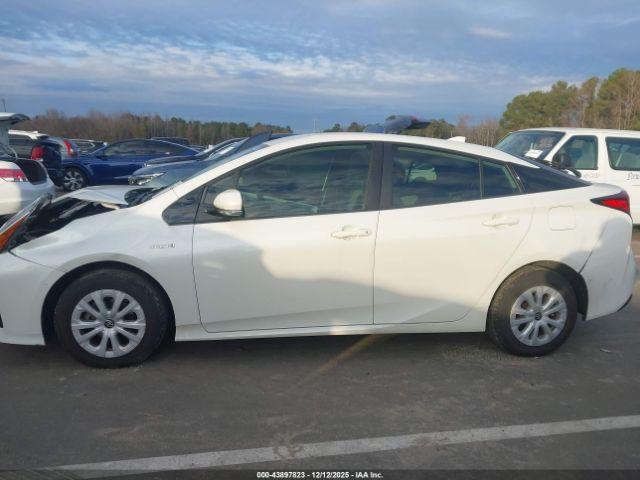 Toyota Prius Le Image 2