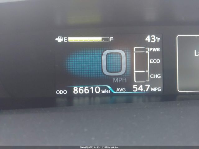 Toyota Prius Le Image 6