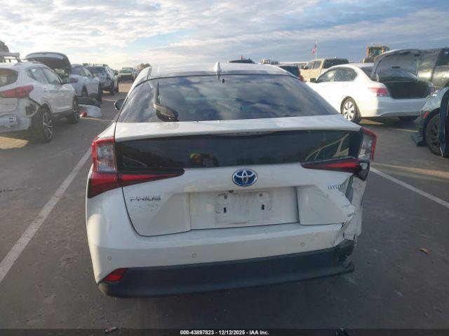 Toyota Prius Le Image 16