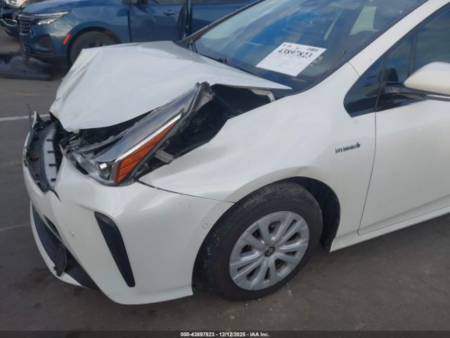 Toyota Prius Le Image 12