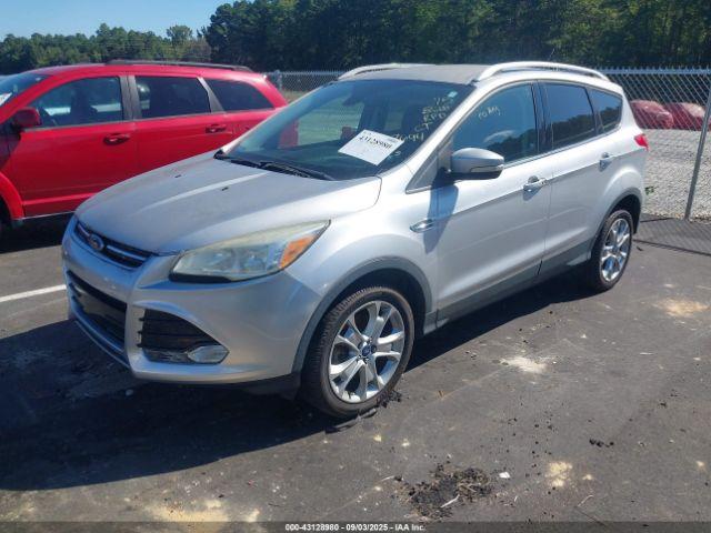 Ford Escape Titanium Image 2