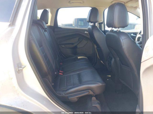 Ford Escape Titanium Image 7