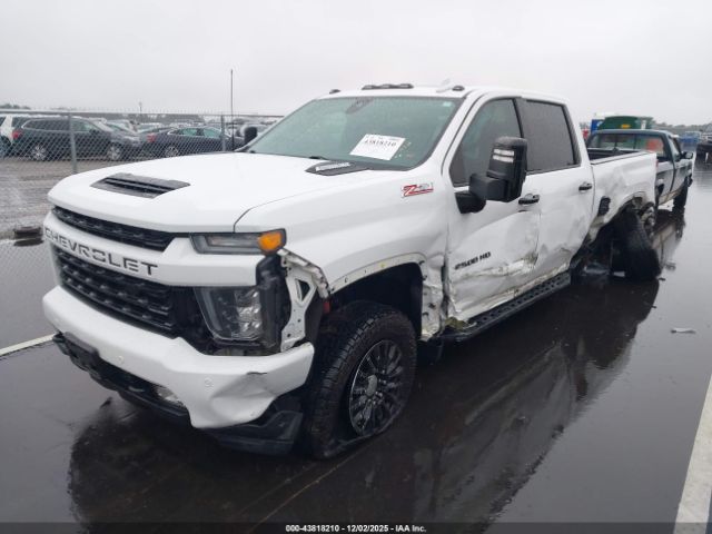 Chevrolet Silverado 2500 Image 3