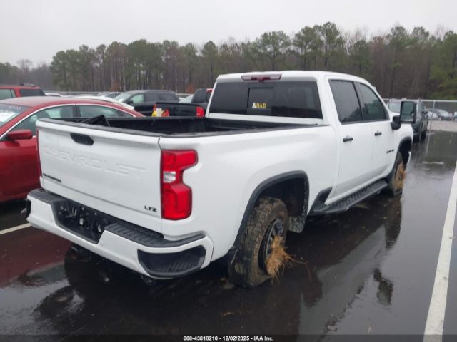 Chevrolet Silverado 2500 Image 4