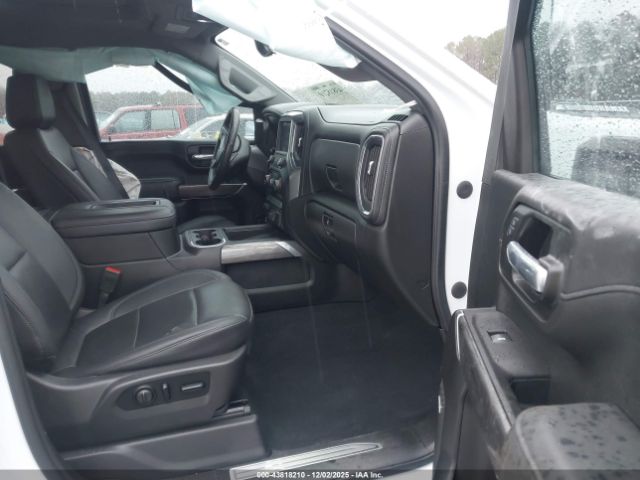 Chevrolet Silverado 2500 Image 7