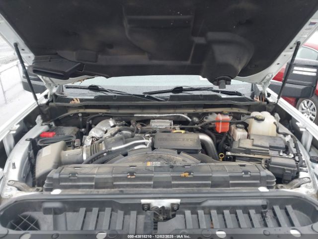 Chevrolet Silverado 2500 Image 9