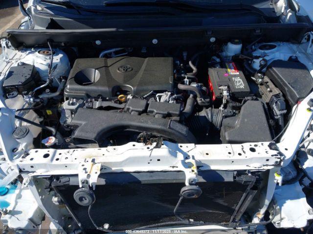 Toyota RAV4 Xle Image 10