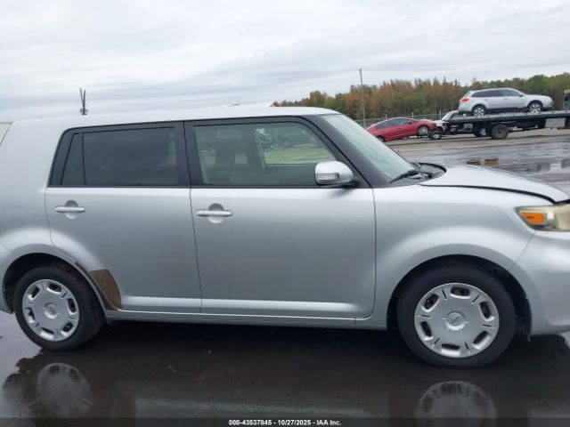 Scion xB Image 14