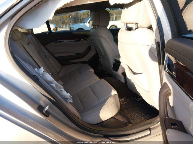 Cadillac CTS Luxury Image 6