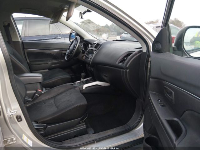 Mitsubishi Outlander Es Image 16