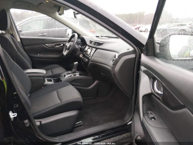 Nissan Rogue S Image 8