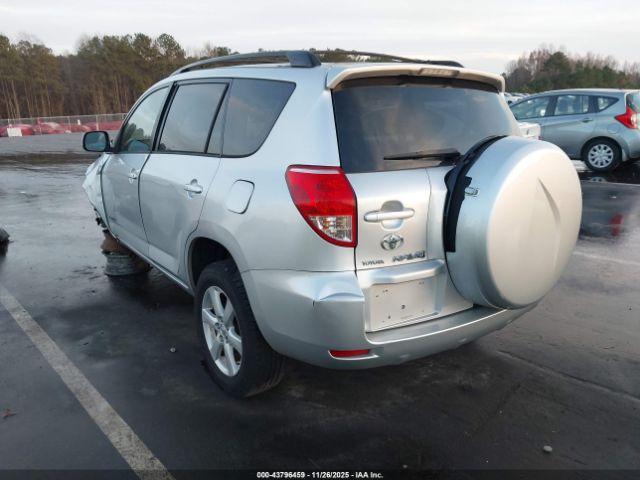 Toyota RAV4 Limited Image 3