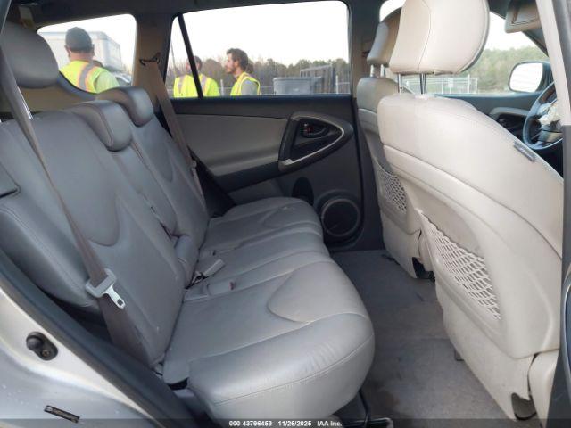 Toyota RAV4 Limited Image 4