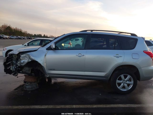 Toyota RAV4 Limited Image 12