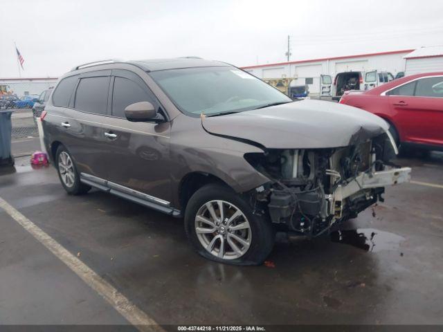  Salvage Nissan Pathfinder