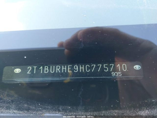 Toyota Corolla L Image 12