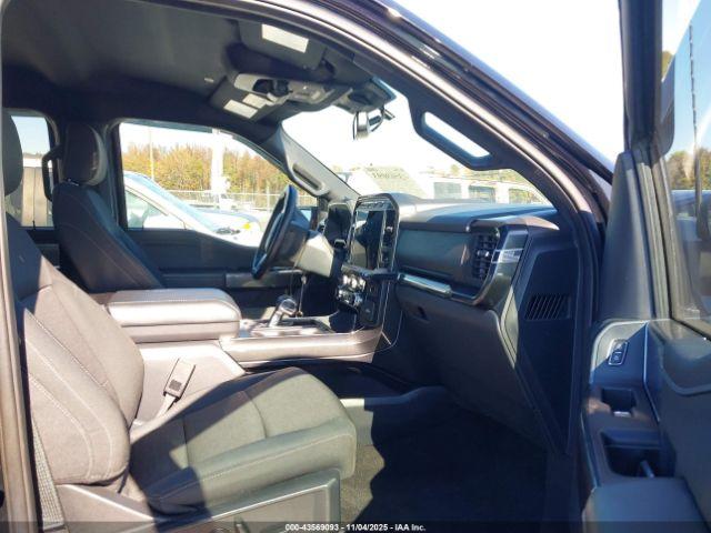 Ford F-150 Xlt Image 4