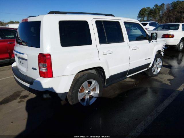 Jeep Patriot Latitude Image 8